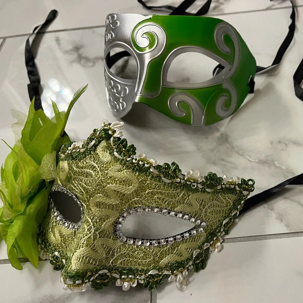 Green & Silver Venetian Masquerade Mask Set